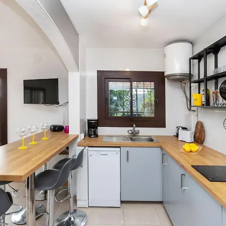 Nimes By Interhome