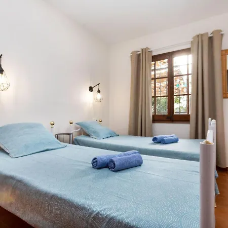Nimes By Interhome * קלנג'ה