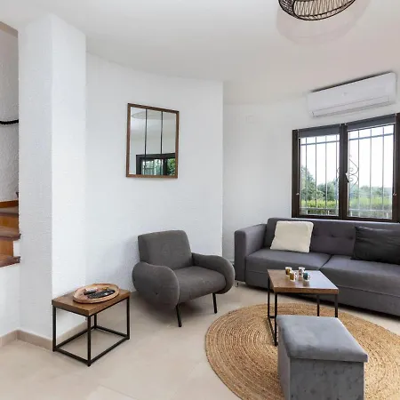 Nimes By Interhome בית נופש