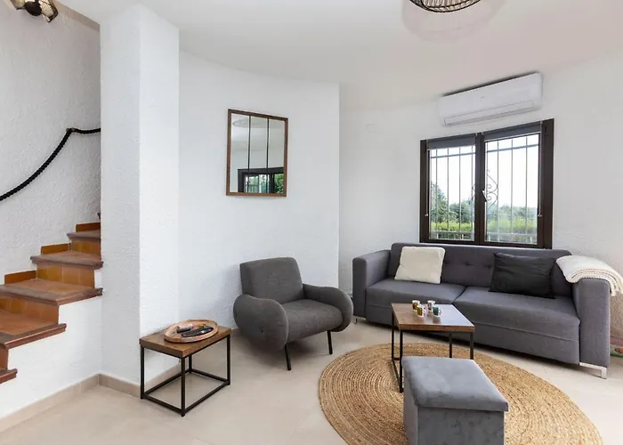 Nimes By Interhome Сasa de vacaciones
