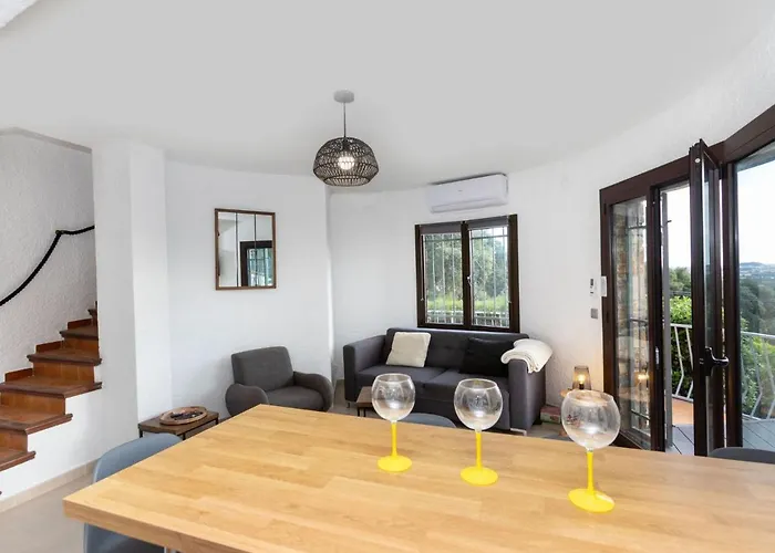 Nimes By Interhome *